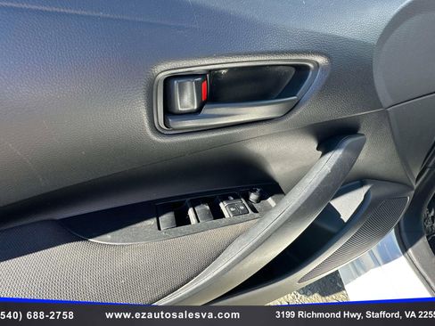 Used 2022 Toyota Corolla LE image 14