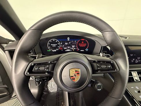 Certified 2025 Porsche Panamera image 38