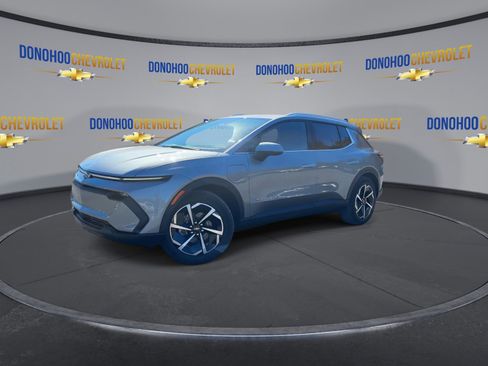 New 2026 Chevrolet Equinox EV LT image 4