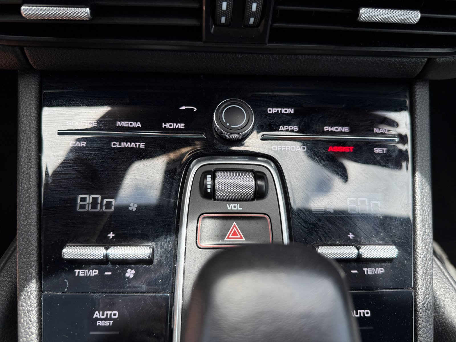 Used 2022 Porsche Cayenne AWD/4WD image 13