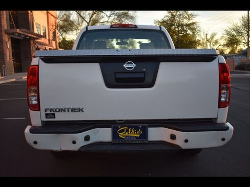 Used 2018 Nissan Frontier S image 9
