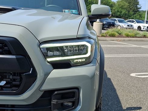 Used 2021 Toyota Tacoma TRD Pro AWD/4WD image 10