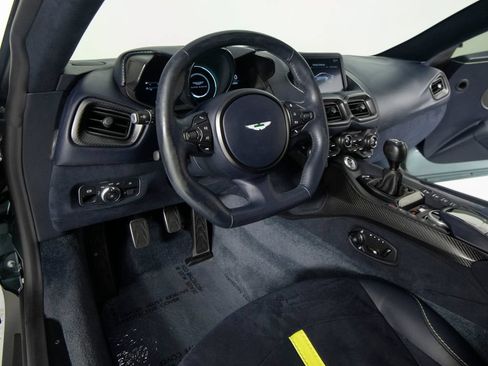 Used 2020 Aston Martin V8 Vantage AMR RWD image 16