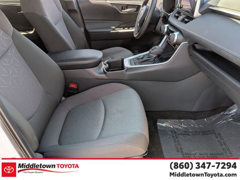 Used 2025 Toyota RAV4 XLE image 36