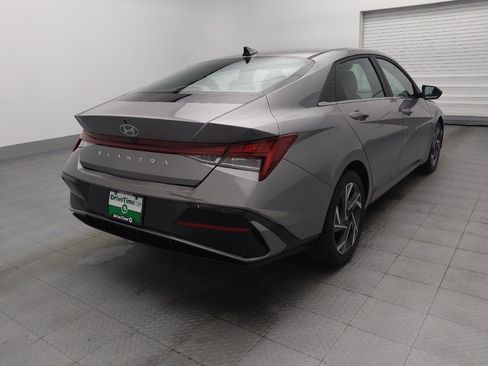 Used 2025 Hyundai Elantra SEL FWD image 9