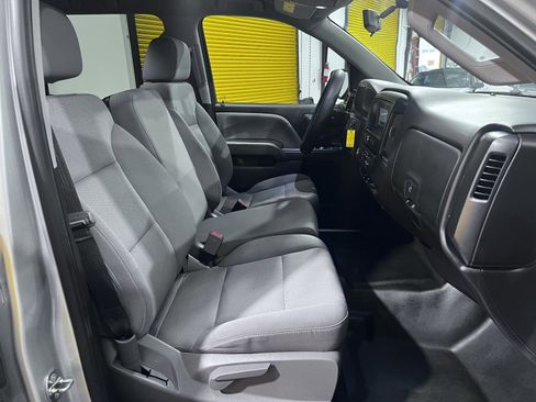 Used 2018 Chevrolet Silverado 1500 Custom w/ Trailering Package image 16