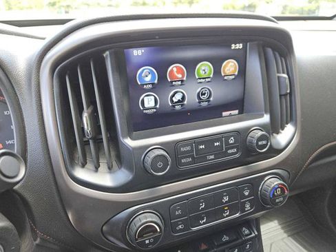 Used 2015 GMC Canyon SLE w/ All-Terrain Package AWD/4WD image 18
