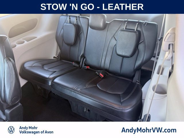Used 2024 Chrysler Pacifica Touring-L FWD image 18