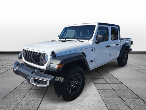 Used 2025 Jeep Gladiator Sport AWD/4WD image 1