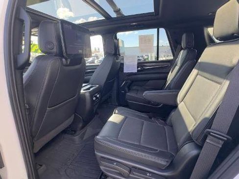 Used 2023 GMC Yukon Denali w/ Denali Reserve Package image 9
