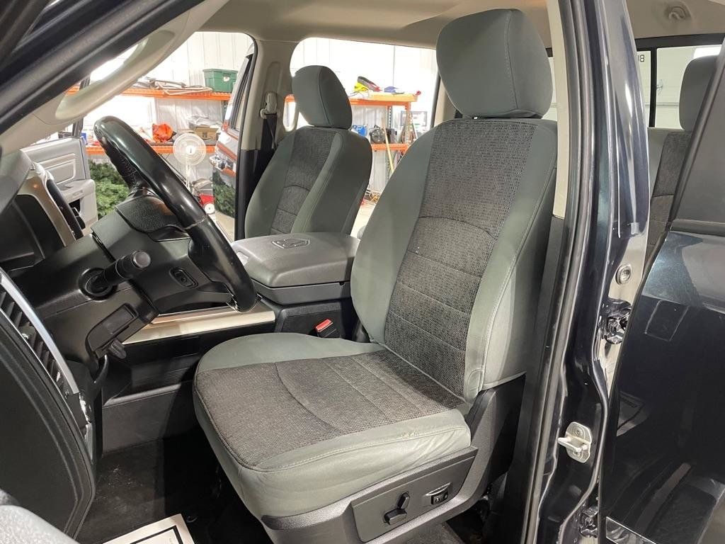 Used 2015 RAM 1500 Classic SLT w/ SLT Plus D←cor Group AWD/4WD image 10