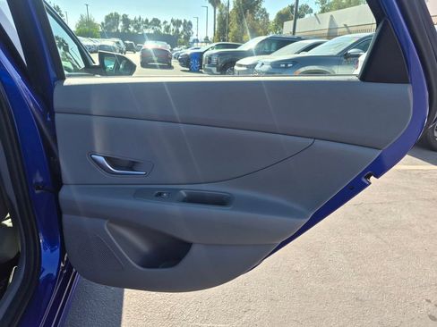 Certified 2026 Hyundai Elantra SE FWD image 25