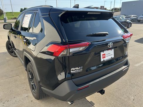 Certified 2025 Toyota RAV4 XLE AWD/4WD image 4