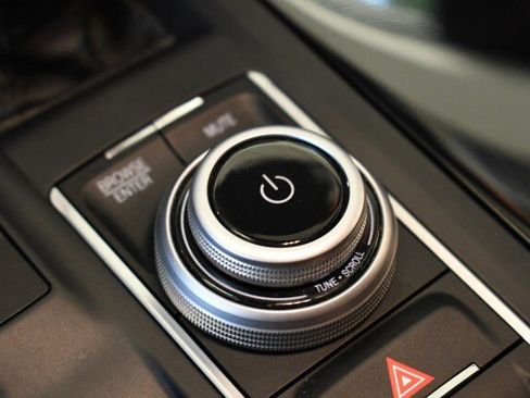 Used 2023 Maserati Levante GT AWD/4WD image 35