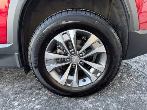 Used 2025 Chevrolet Equinox LT w/ Safety and Technology Package image 11