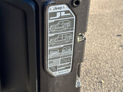 Used 2020 Jeep Wrangler Unlimited Sahara w/ Dual Top Group image 11