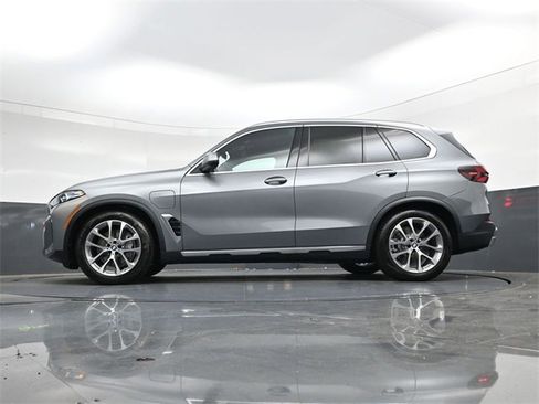 New 2026 BMW X5 xDrive50e image 31