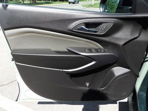 Used 2025 Chevrolet Trax ACTIV w/ Driver Confidence Package FWD image 15