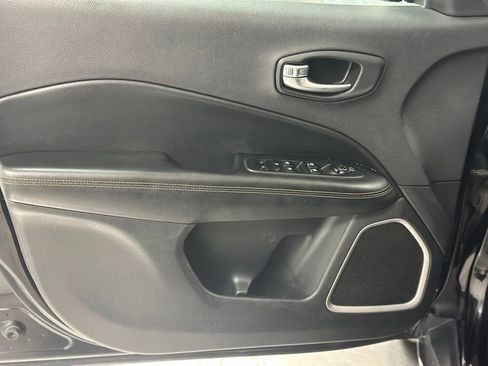 Used 2020 Jeep Compass Limited AWD/4WD image 14