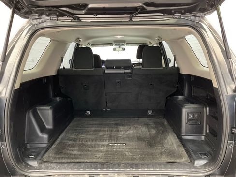 Used 2018 Toyota 4Runner SR5 AWD/4WD image 24