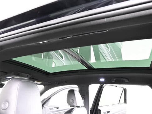 Used 2024 Volkswagen Atlas Cross Sport SEL Premium R-Line AWD/4WD image 5