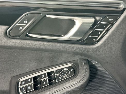 Certified 2024 Porsche Macan S image 31