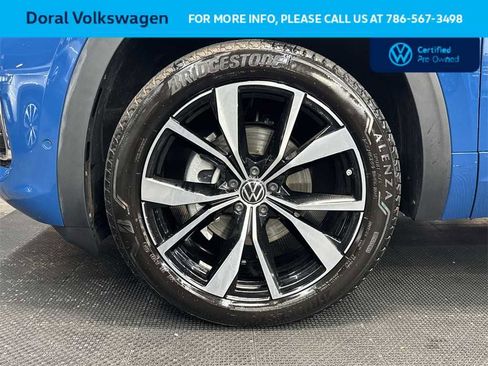 Certified 2025 Volkswagen Atlas SEL Premium R-Line image 11