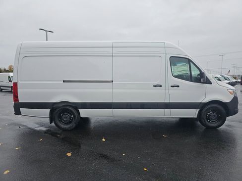 New 2025 Mercedes-Benz Sprinter 2500 image 5