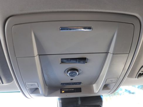 Used 2017 GMC Yukon XL SLT image 46