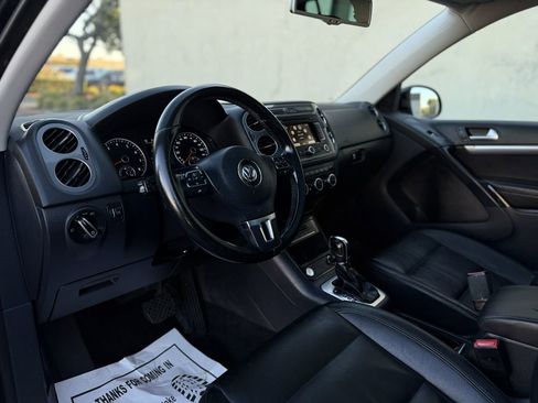 Used 2013 Volkswagen Tiguan SEL image 17