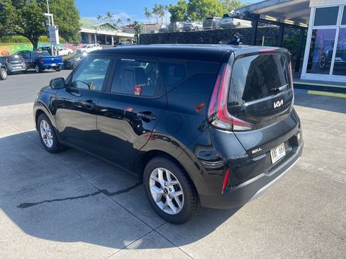 Used 2025 Kia Soul LX w/ LX Technology Package FWD image 4
