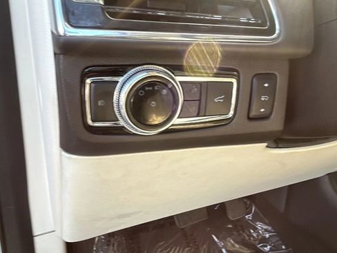 Used 2019 Lincoln Navigator Black Label w/ Cargo Package image 17