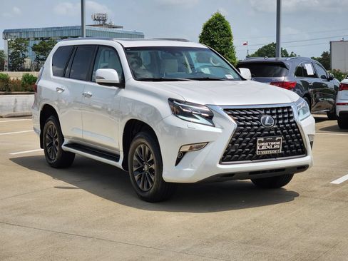 Used 2023 Lexus GX 460 Premium w/ Premium Package AWD/4WD image 3