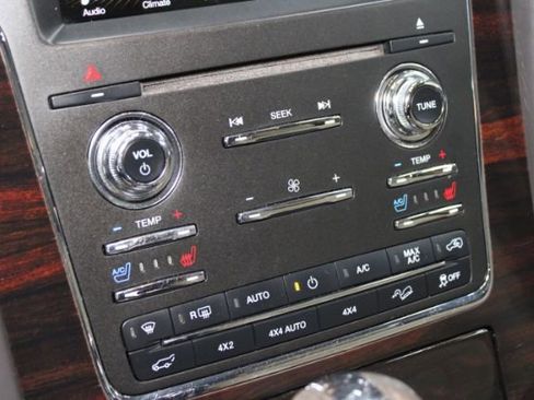 Used 2017 Lincoln Navigator L Reserve image 18