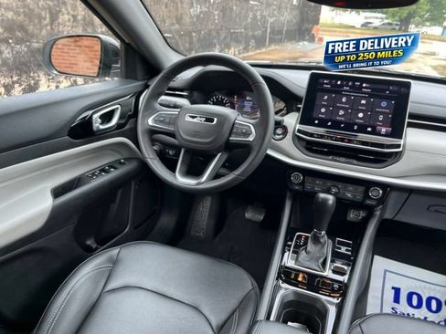 Used 2025 Jeep Compass Limited AWD/4WD image 24