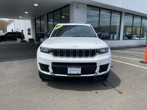 Used 2025 Jeep Grand Cherokee L Laredo AWD/4WD image 2