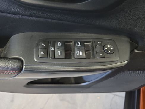 Used 2016 Jeep Cherokee Trailhawk w/ Cold Weather Group AWD/4WD image 28