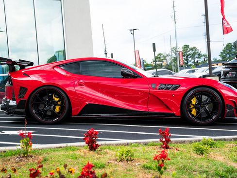 Used 2020 Ferrari 812 Superfast RWD image 12