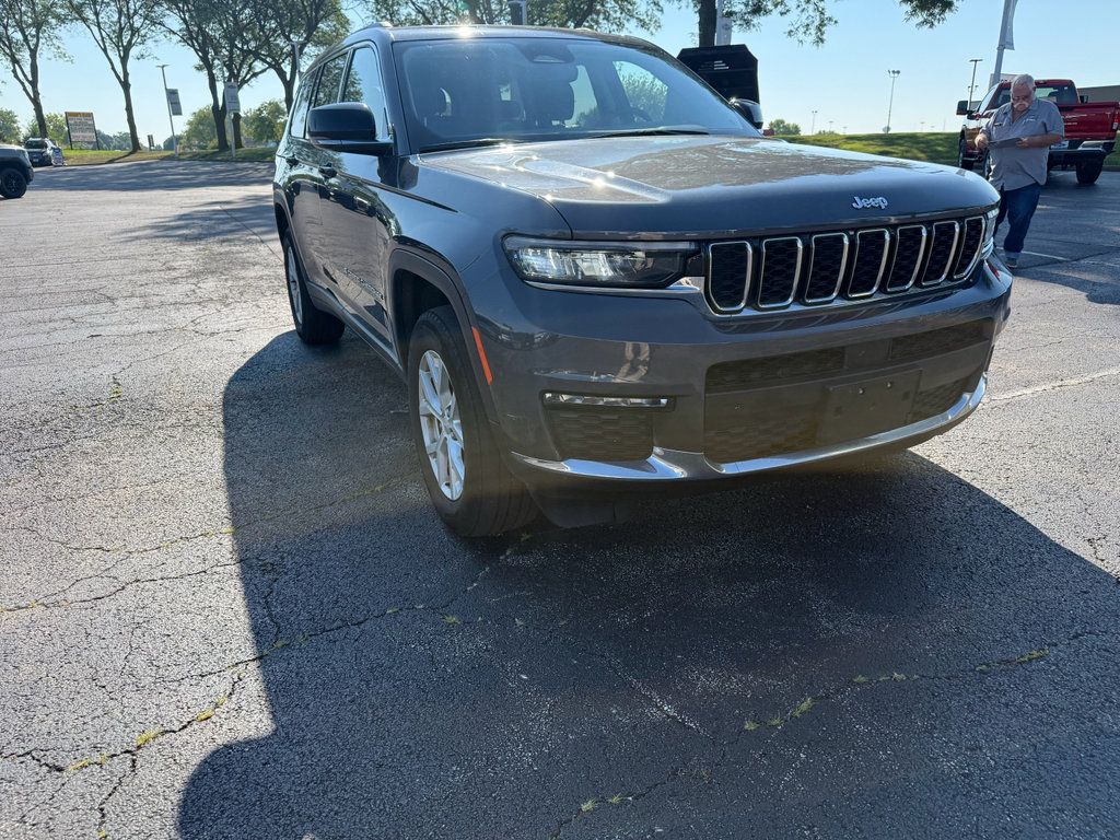 Used 2023 Jeep Grand Cherokee L Limited AWD/4WD image 3