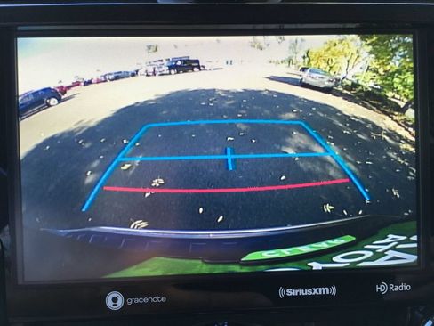 Used 2015 Toyota Highlander XLE AWD/4WD image 17