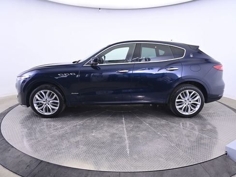 Used 2020 Maserati Levante S GranLusso image 2