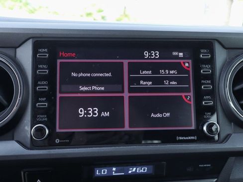 Used 2022 Toyota Tacoma TRD Off-Road w/ Technology Package image 28