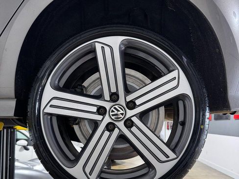 Used 2015 Volkswagen Golf R 4-Door AWD/4WD image 21