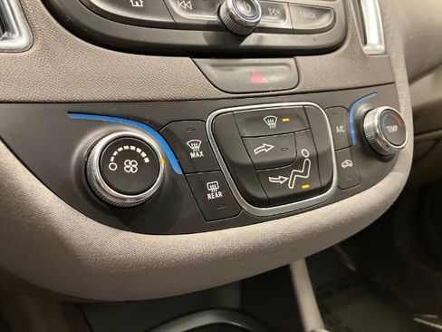 Used 2018 Chevrolet Malibu LT w/ Driver Confidence Package image 31