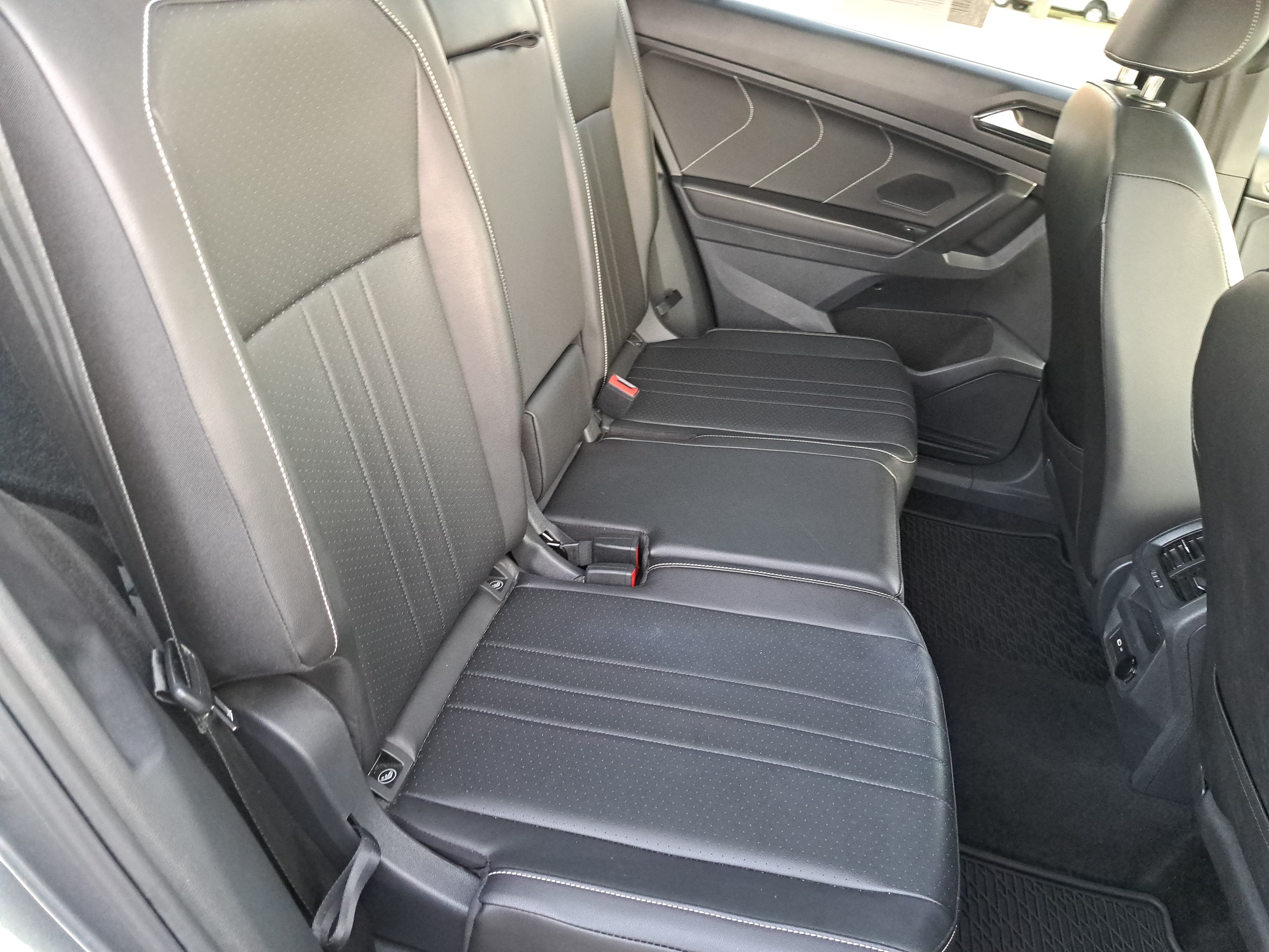 Used 2024 Volkswagen Tiguan SE R-Line AWD/4WD image 12