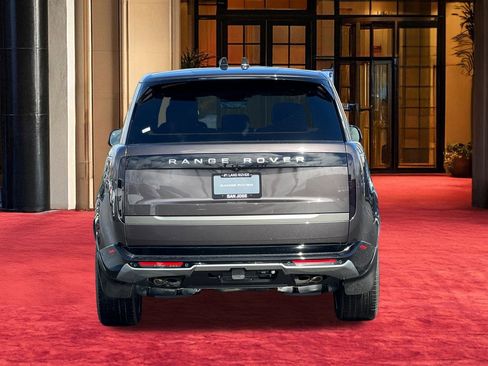 New 2026 Land Rover Range Rover Long Wheelbase SE image 11