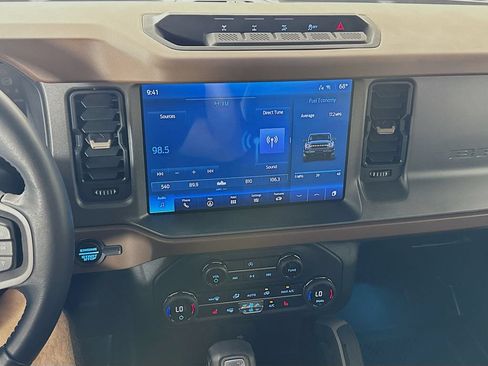 Used 2024 Ford Bronco Outer Banks AWD/4WD image 17
