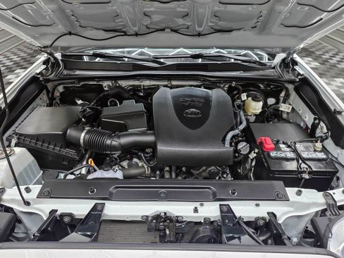Used 2022 Toyota Tacoma SR AWD/4WD image 35