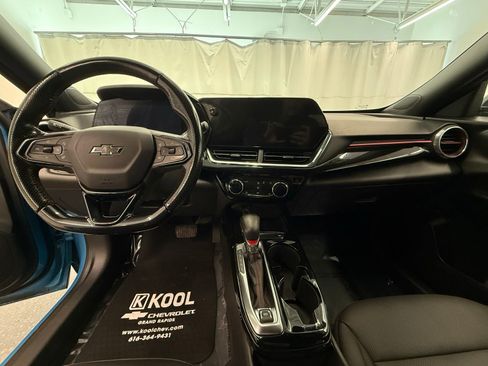 Used 2025 Chevrolet Trax RS w/ Driver Confidence Package image 17