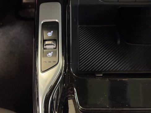 Used 2025 Kia Sorento SX image 36